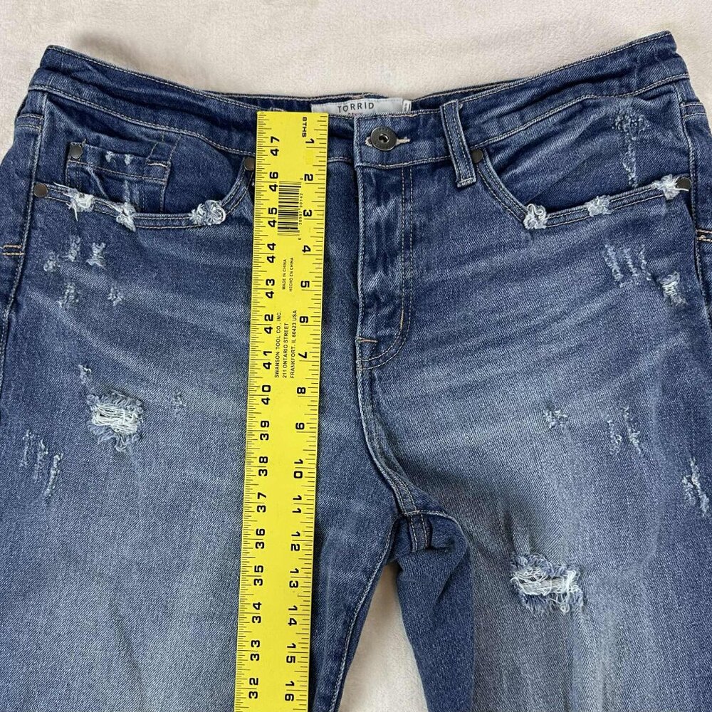 Torrid Women’s Plus size Distressed Frayed Hem‎ Jeans – Medium Wash - Picture 11 of 15